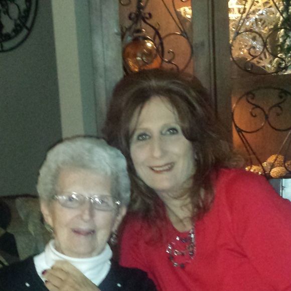 Meet your Posher, Julie - Picture 1 of 1